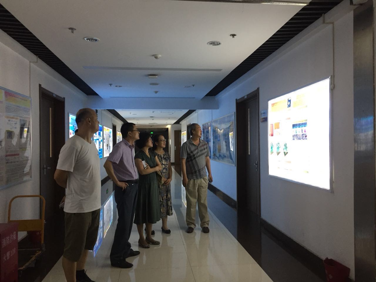 照片2.jpg 照片2.jpg