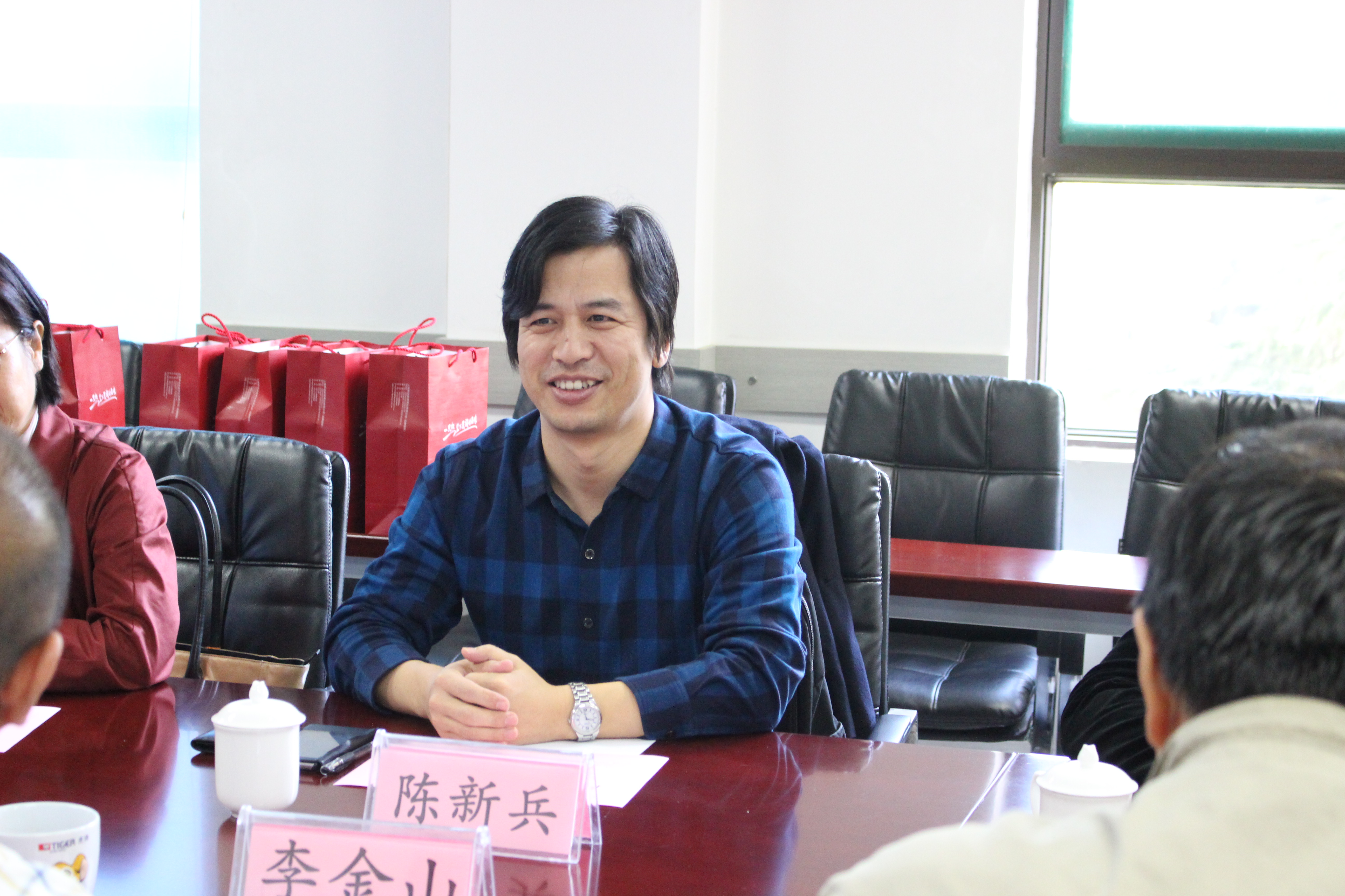 图片2.jpg 图片2.jpg